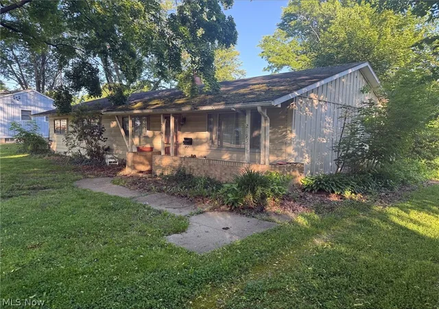 Homes for sale in Salem, OH | 2193 Southeast Blvd, Salem, OH 44460 | MLS# 5216776