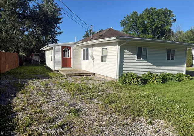 Photo 1 of Sale Pending at 17633 Beach Ln, Lake Milton, OH 44429 | MLS# 5216777 | Listing updated on 2026-07-05
