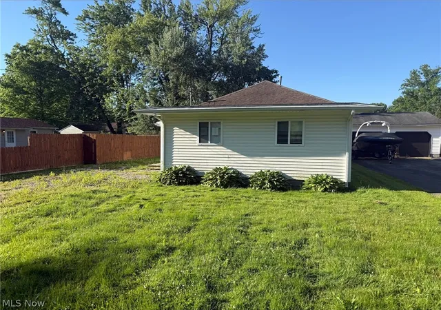 Photo 3 of Sale Pending at 17633 Beach Ln, Lake Milton, OH 44429 | MLS# 5216777 | Listing updated on 2026-07-05