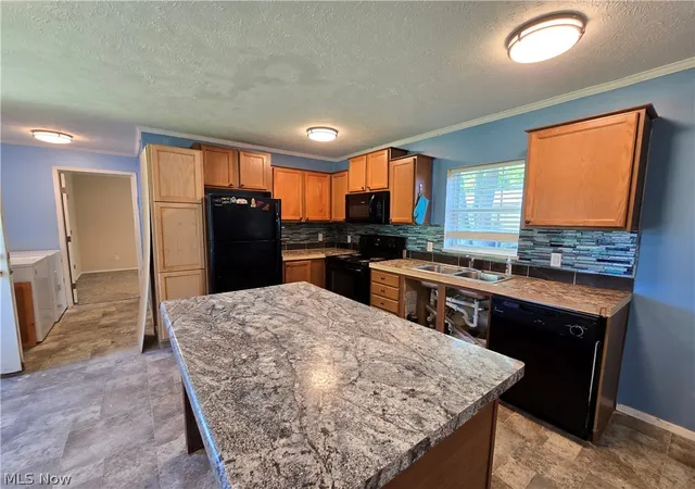 4th image of 12048 Nicki Ln, Chardon, OH 44024 | MLS# 5215804