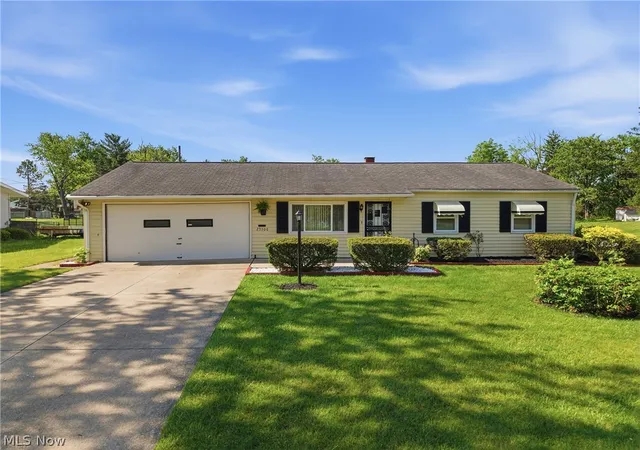 Homes for sale in Bedford Heights, OH | 23300 Comstock Rd, Bedford Heights, OH 44146 | MLS# 5212891