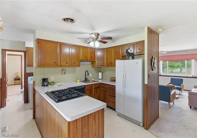 Homes for sale in Bedford Heights, OH | 23300 Comstock Rd, Bedford Heights, OH 44146 | MLS# 5212891