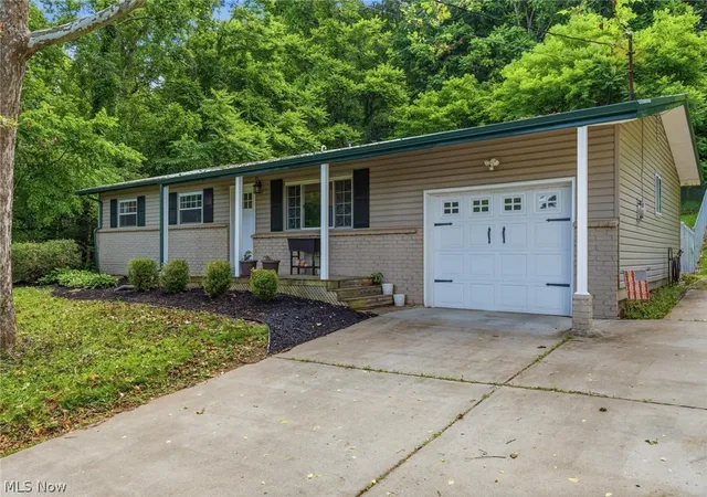 Photo 1 of Single family home for sale at 544 Homestead Dr, Williamstown, WV 26187 | MLS# 5216129 | Listing updated on 2026-06-26