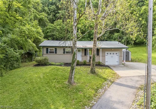 Photo 3 of Single family home for sale at 544 Homestead Dr, Williamstown, WV 26187 | MLS# 5216129 | Listing updated on 2026-06-26