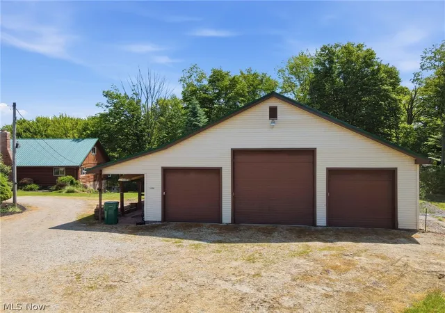 2nd image of 1068 Evening Star Dr, Roaming Shores, OH 44085 | MLS# 5216628