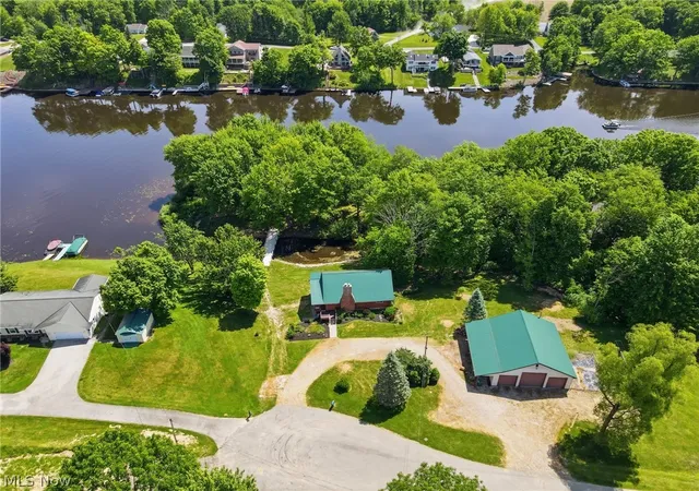 5th image of 1068 Evening Star Dr, Roaming Shores, OH 44085 | MLS# 5216628