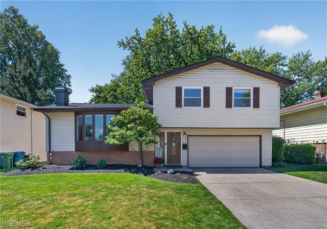 Homes for sale in Parma Heights, OH | 11179 Lafayette Dr, Parma Heights, OH 44130 | MLS# 5216831