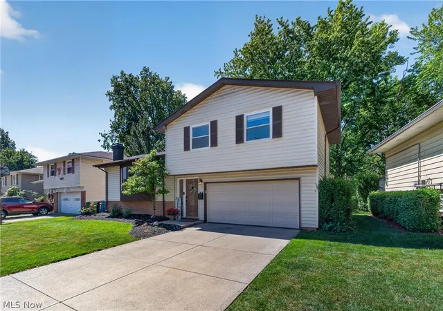 Homes for sale in Parma Heights, OH | 11179 Lafayette Dr, Parma Heights, OH 44130 | MLS# 5216831