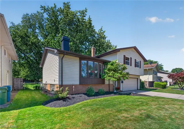 Homes for sale in Parma Heights, OH | 11179 Lafayette Dr, Parma Heights, OH 44130 | MLS# 5216831