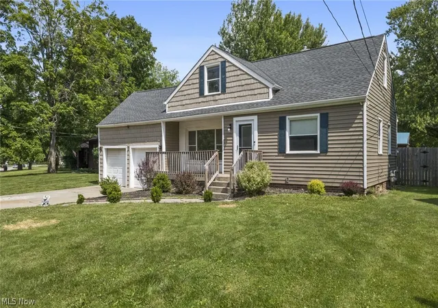 Photo 2 of Single family home for sale at 12958 W Pleasant Valley Rd, Cleveland, OH 44130 | MLS# 5216514 | Listing updated on 2026-07-26