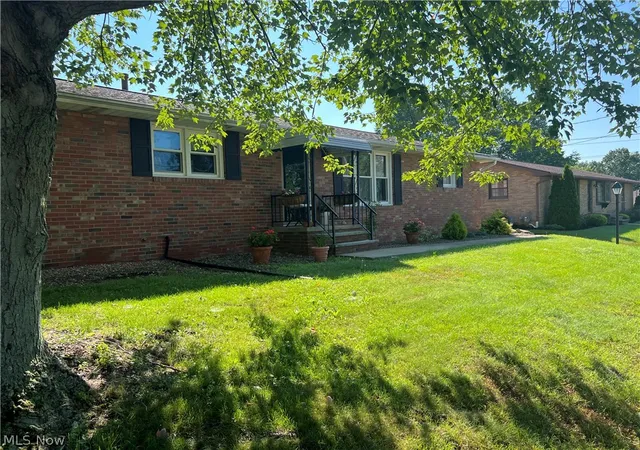 2nd image of 205 High St, Dover, OH 44622 | MLS# 5216960
