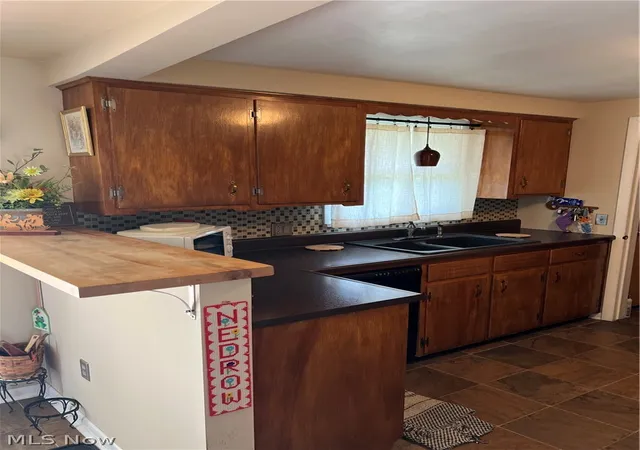 3rd image of 205 High St, Dover, OH 44622 | MLS# 5216960