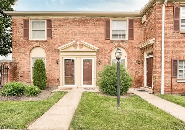 1st image of 2398 Arlington Dr, Lyndhurst, OH 44124 | MLS# 5217037