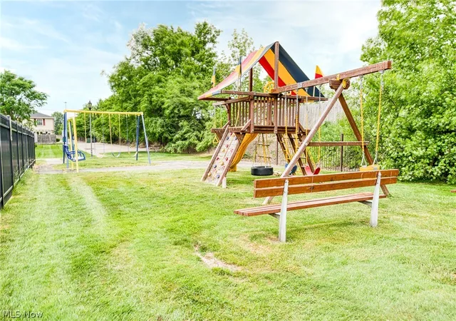 21st image of 2398 Arlington Dr, Lyndhurst, OH 44124 | MLS# 5217037