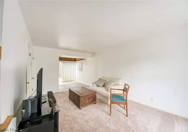 3rd image of 2398 Arlington Dr, Lyndhurst, OH 44124 | MLS# 5217037