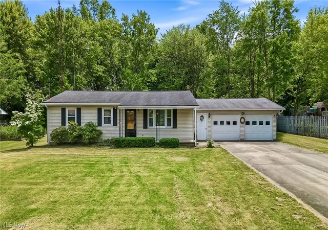 1st image of 1280 Sterling Dr, Cortland, OH 44410 | MLS# 5216972