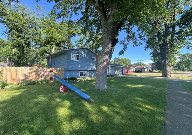 2nd image of 693 Hollywood Ave, Sheffield Lake, OH 44054 | MLS# 5217033