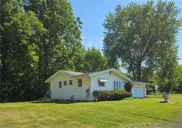 Photo 3 of Single family home for sale at 2980 Bauker Ln, Youngstown, OH 44505 | MLS# 5216867 | Listing updated on 2026-08-19