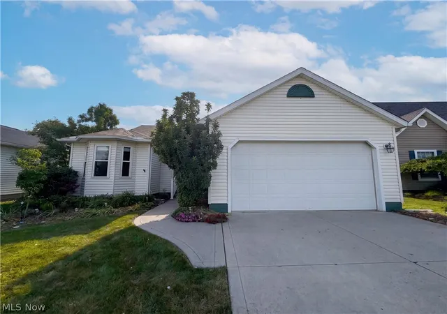 Homes for sale in North Ridgeville, OH | 6016 W Breezeway Dr, North Ridgeville, OH 44039 | MLS# 5217081