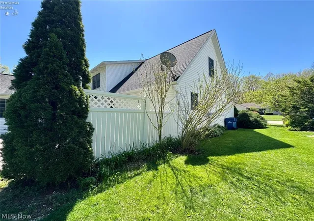 Photo 4 of Sale Pending at 743 Dogwood Ln, Vermilion, OH 44089 | MLS# 5217099 | Listing updated on 2026-07-27