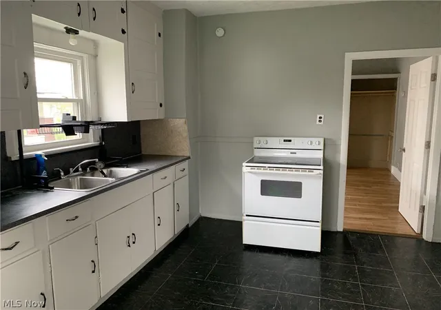 Homes for sale in Canton, OH | 2527 Coventry Blvd Ne, Canton, OH 44705 | MLS# 5215775
