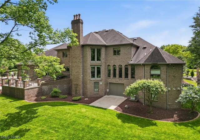 3rd image of 1337 Meadowood Cir, Poland, OH 44514 | MLS# 5214956