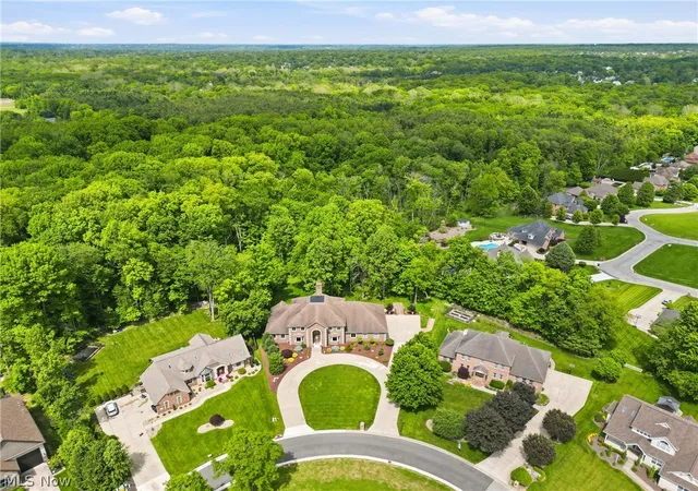 4th image of 1337 Meadowood Cir, Poland, OH 44514 | MLS# 5214956