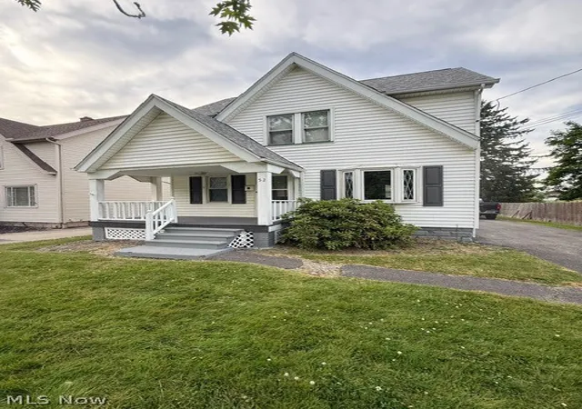 Photo 2 of Single family home for sale at 52 Meadowbrook Ave, Youngstown, OH 44512 | MLS# 5217147 | Listing updated on 2026-08-26