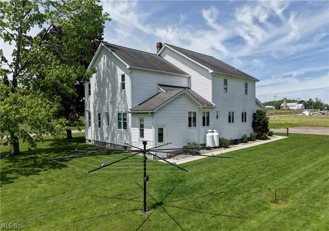 3rd image of 17031 Tavern Rd, Middlefield, OH 44062 | MLS# 5217055
