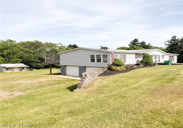 Photo 3 of Sale Pending at 1387 Tope Rd, New Cumberland, WV 26047 | MLS# 5217190 | Listing updated on 2026-08-19