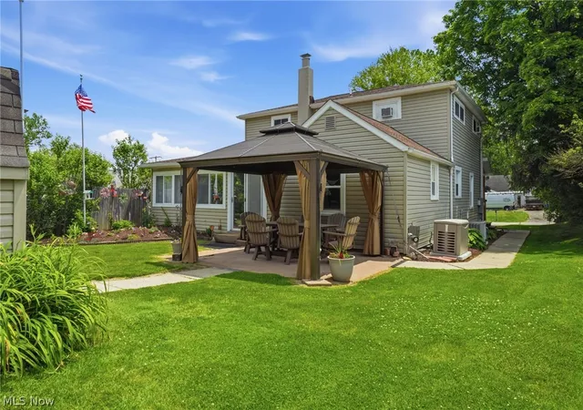4th image of 12570 Jackson Dr, Burton, OH 44021 | MLS# 5215508