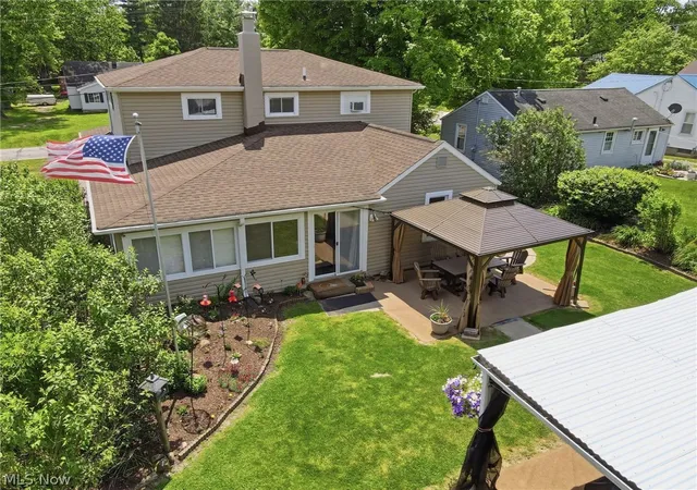 5th image of 12570 Jackson Dr, Burton, OH 44021 | MLS# 5215508