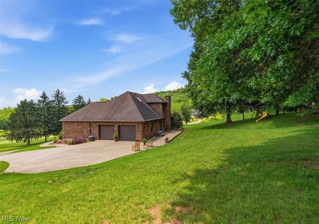 Homes for sale in Belpre, OH | 715 Oxbow Rd, Belpre, OH 45714 | MLS# 5217249