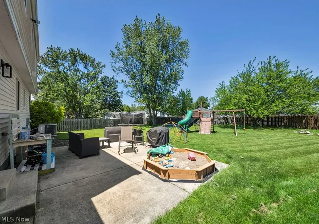 3rd image of 817 Glencairn Ln, Brunswick, OH 44212 | MLS# 5217211