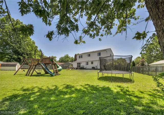 4th image of 817 Glencairn Ln, Brunswick, OH 44212 | MLS# 5217211