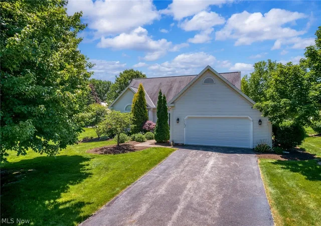 3rd image of 2080 Fairway Cir, Hudson, OH 44236 | MLS# 5217215