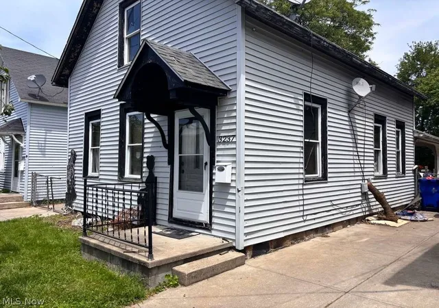 Photo 5 of Single family home for sale at 3237 W 30th Street, Cleveland, OH 44109 | MLS# 5215718 | Listing updated on 2026-08-13