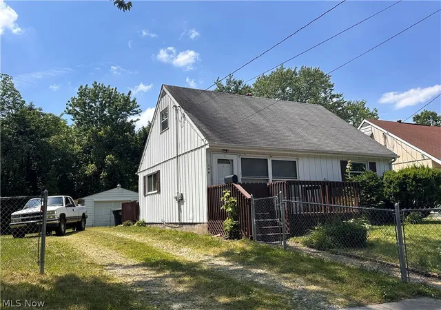 Photo 2 of Sale Pending at 146 Berkley St, Akron, OH 44305 | MLS# 5217049 | Listing updated on 2026-08-23