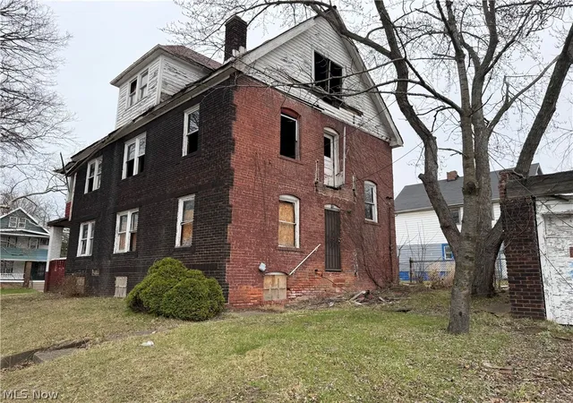 Photo 4 of Single family home for sale at 9702 Parkview Ave, Cleveland, OH 44104 | MLS# 5217358 | Listing updated on 2026-06-13