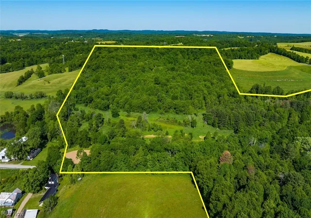 Homes for sale in Frazeysburg, OH | Cr 80, Frazeysburg, OH 43822 | MLS# 5217341