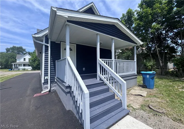 Photo 3 of Sale Pending at 120 E 32nd Street, Lorain, OH 44055 | MLS# 5217274 | Listing updated on 2026-07-10