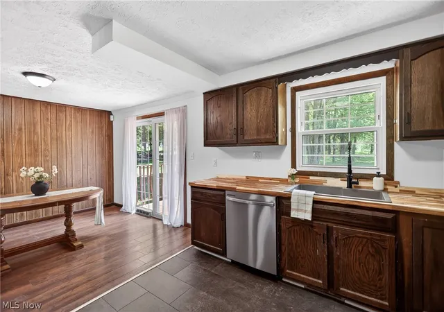 Photo 4 of Single family home for sale at 7926 Price Schaffer Rd, Hubbard, OH 44425 | MLS# 5215251 | Listing updated on 2026-10-01