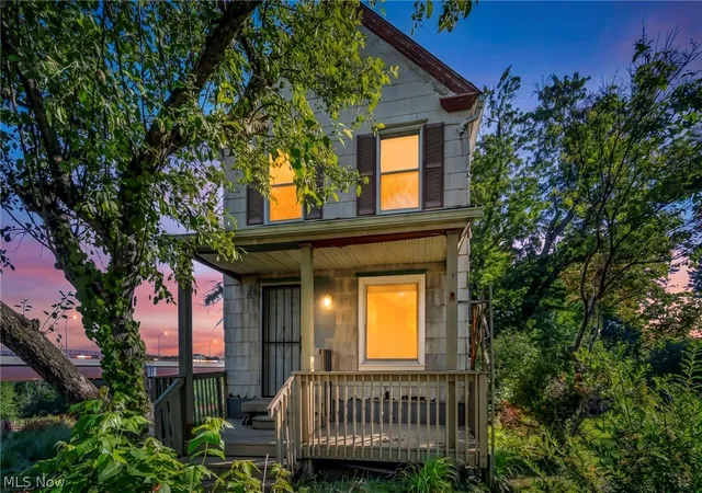 Single family home for sale at 357 N Adams St, Akron, OH 44304 | MLS# 5209424