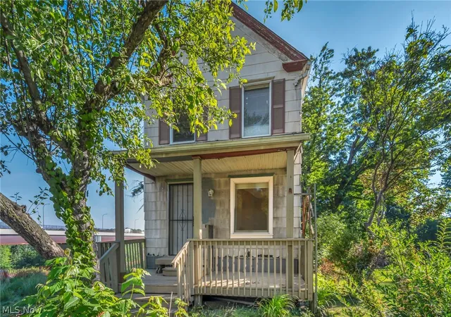 Photo 2 of Single family home for sale at 357 N Adams St, Akron, OH 44304 | MLS# 5209424 | Listing updated on 2026-07-15
