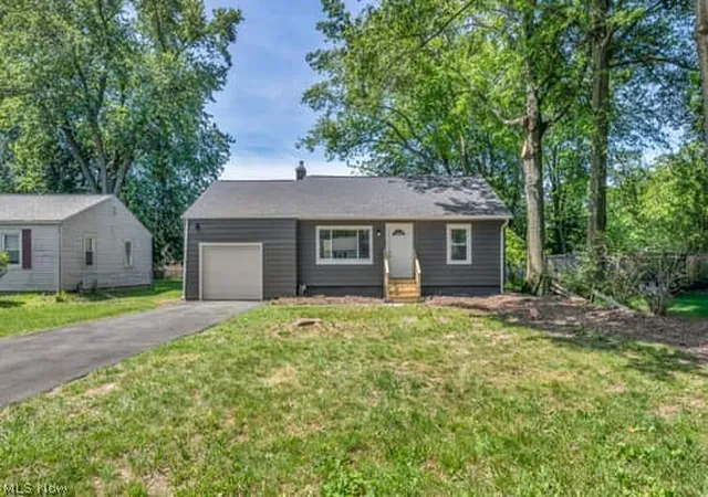 Homes for sale in Eastlake, OH | 660 Rokeby Rd, Eastlake, OH 44095 | MLS# 5215544