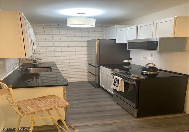 3rd image of 5721 Som Center Rd #25, Solon, OH 44139 | MLS# 5217422