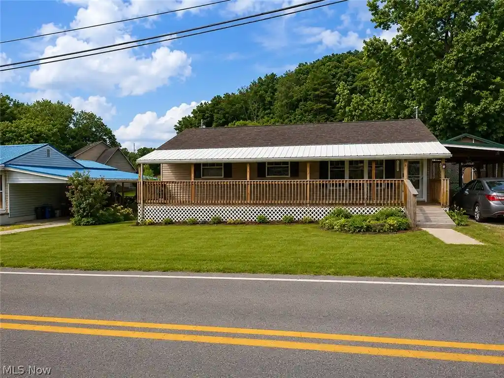 Photo 1 of Single family home for sale at 2700 Core Rd, Parkersburg, WV 26104 | MLS# 5216857 | Listing updated on 2026-10-17