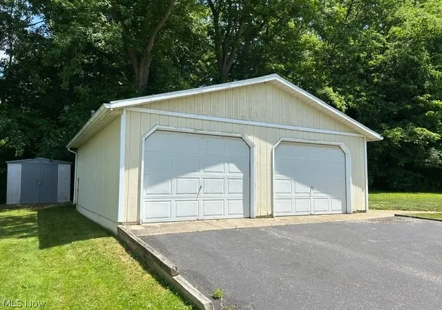 Photo 3 of Sale Pending at 433 Fairgrounds Rd, Painesville, OH 44077 | MLS# 5217053 | Listing updated on 2026-08-28