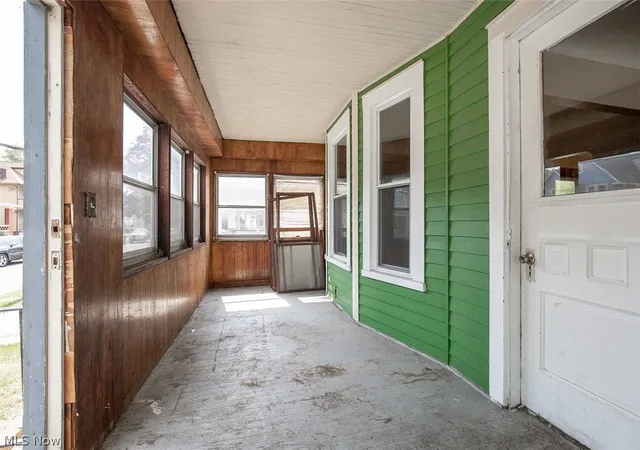3rd image of 4507 Bridgeview Ave, Newburgh Heights, OH 44105 | MLS# 5217332