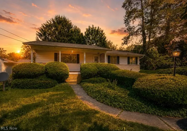 Photo 1 of Sale Pending at 209 Shiawassee Ave, Fairlawn, OH 44333 | MLS# 5216498 | Listing updated on 2026-08-05